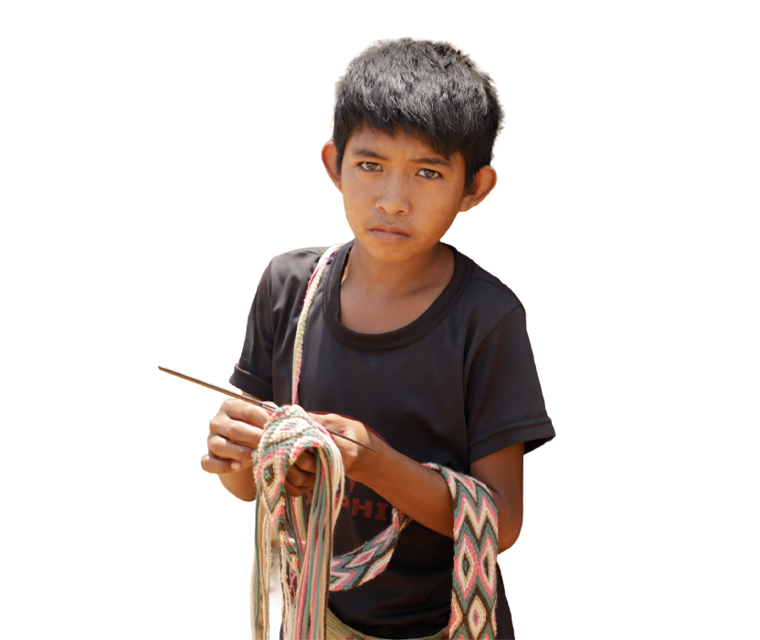 niño-tejiendo-proyecto-apt--banco-de-alimentos-de-la-guajira-ABACO