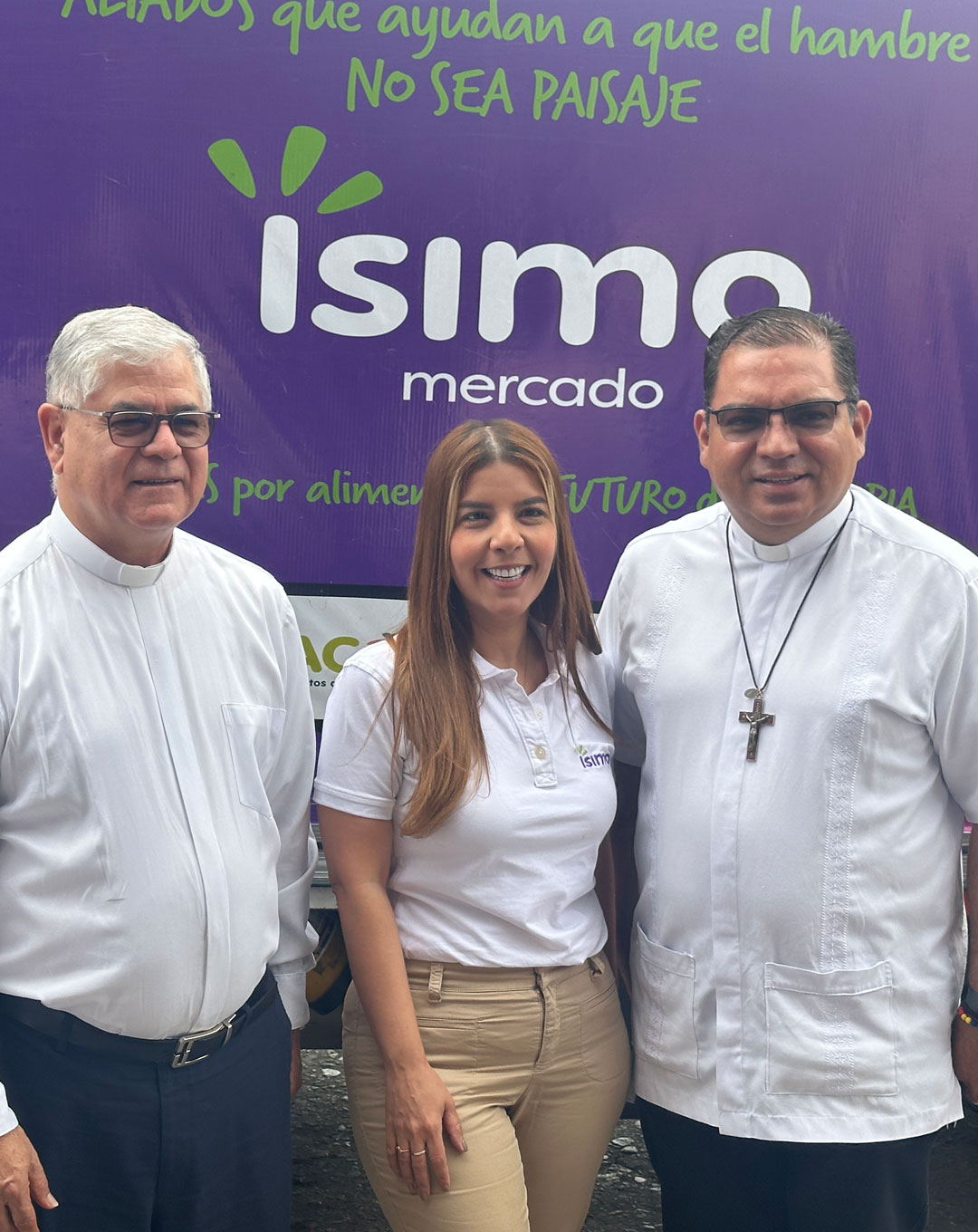Entrega-Isimo-de-Camion-a-banco-de-alimentso-de-ibague-y-a-Asociacion-de-bancos-de-alimentos-de-colombia